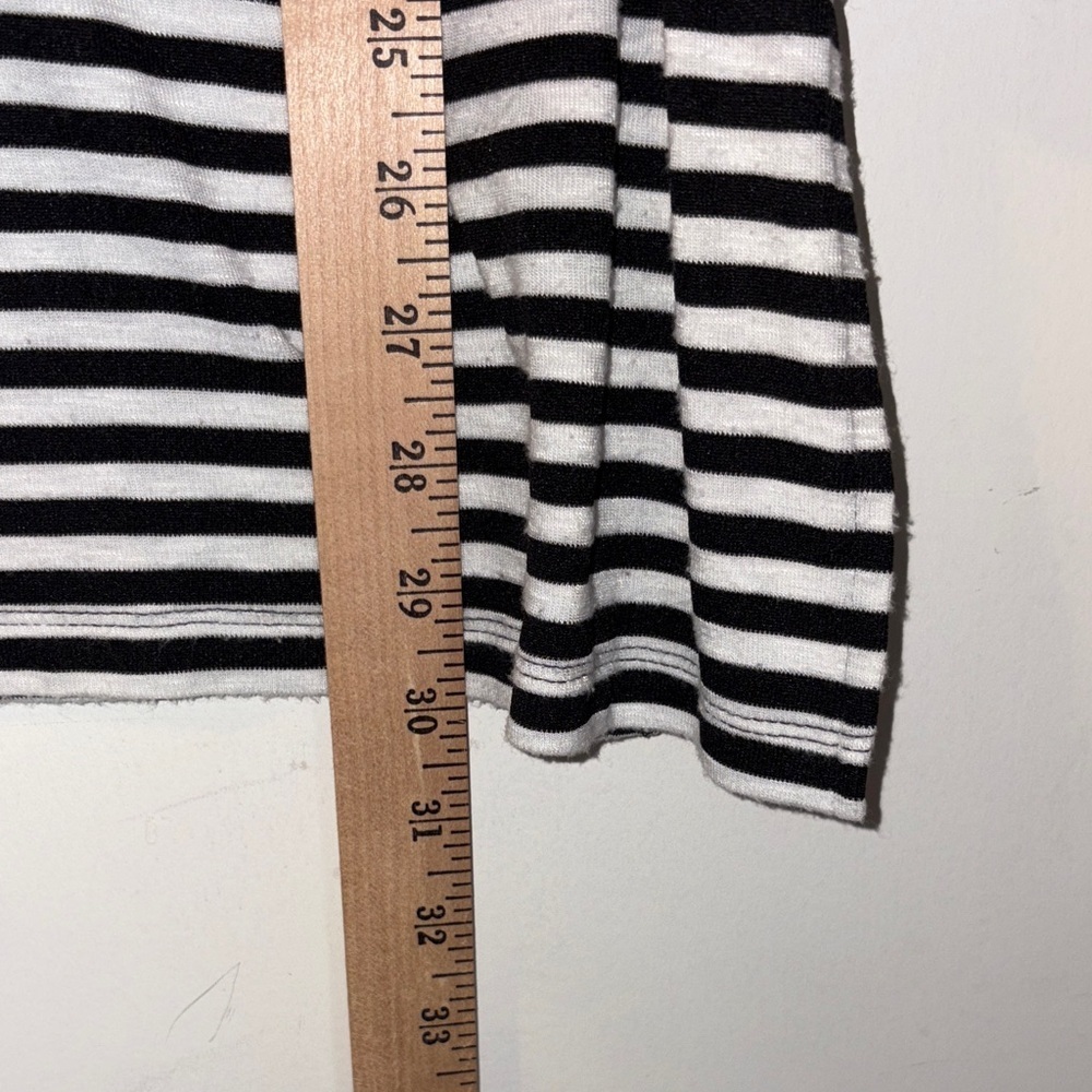Old Navy Black and White Striped Long Sleeve Top - Picture 5 of 6